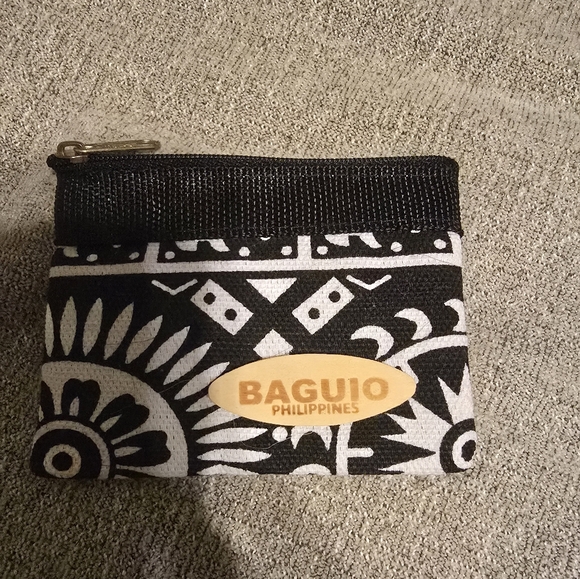 NWOT Philippines Black and White Patterned Baguio Zipper Coin Pouch - Picture 2 of 4